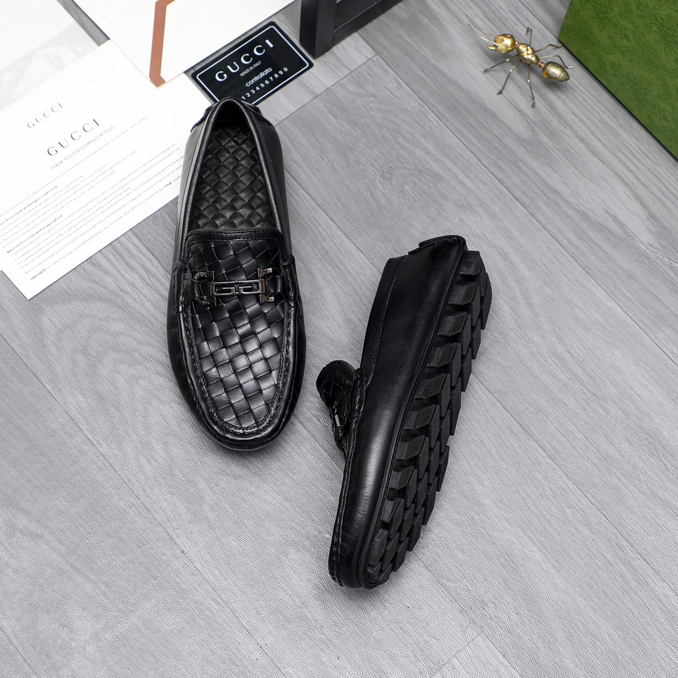 Men's shoes 💰400 Product trademark: GUCCI "Gucci" casual slip-on shoes Regular size: 38-44 (45 is custom-made and non-returnable) Product materials: Selected woven cowhide upper, sheepskin lining, rubber outsole